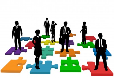 HR-issues-and-soltns-w-people-on-puzzle-pieces
